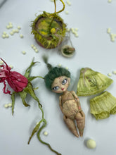 Load image into Gallery viewer, Loi - little baby doll