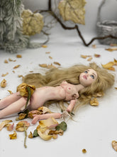 Load image into Gallery viewer, Dangling doll Omi
